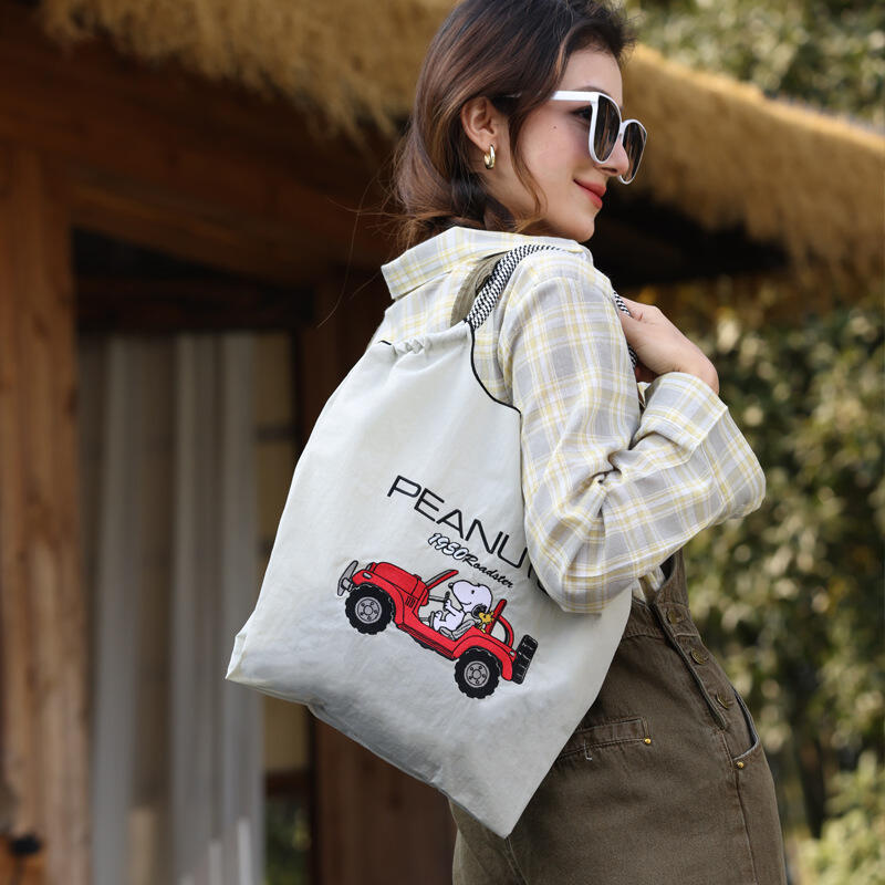 Snoopy Co-Branded Geborduurde  - Women Bags Wholesale recensie en prijs